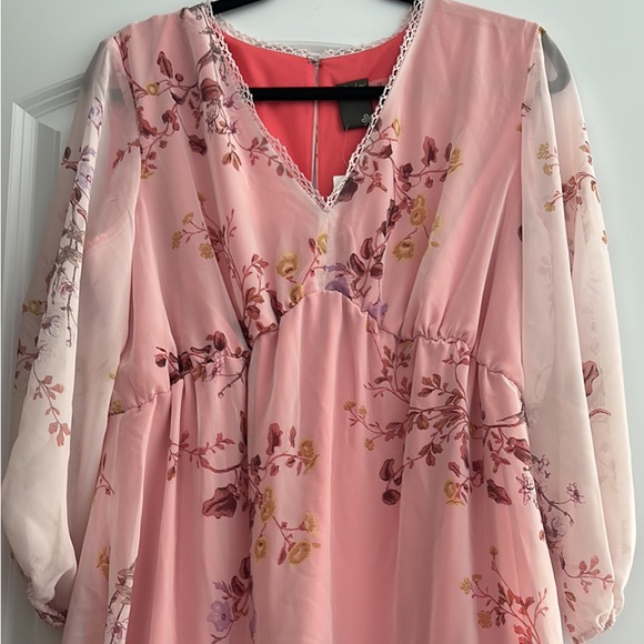 Pink along Sleeves Dress - Picture 2 of 4